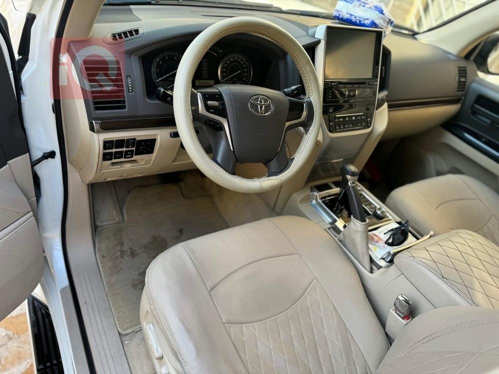 تويوتا لاندكروزر